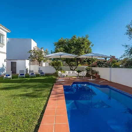 Olivo Family With Pool In Centre Marbella