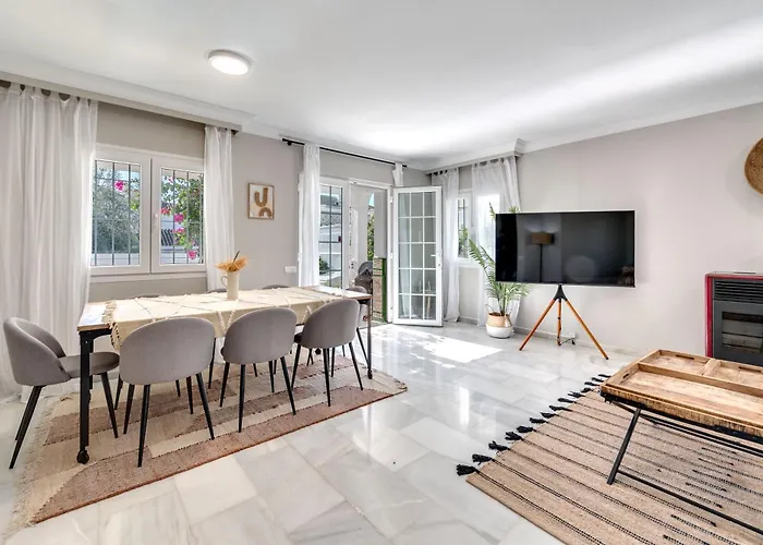 Olivo Family With Pool In Centre