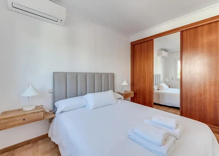 Olivo Family With Pool In Centre *