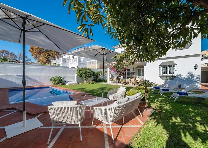 Olivo Family With Pool In Centre Marbella