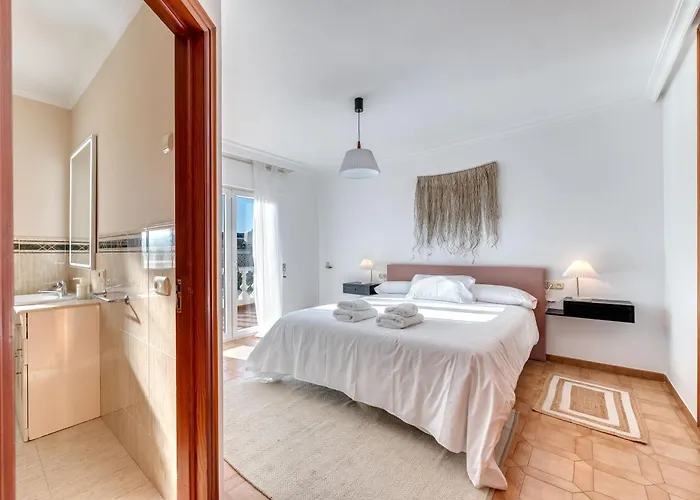 Willa Olivo Family With Pool In Centre