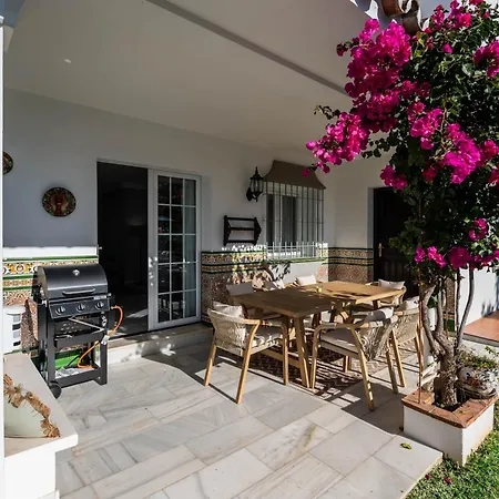 Villa Olivo Family With Pool In Centre Marbella