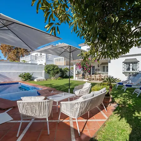 Olivo Family With Pool In Centre Marbella