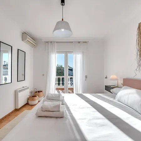 Olivo Family With Pool In Centre