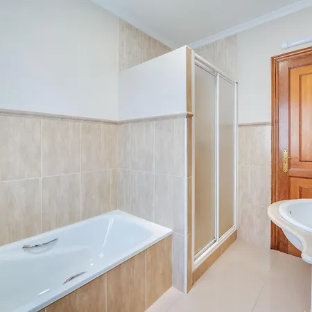 Olivo Family With Pool In Centre Willa