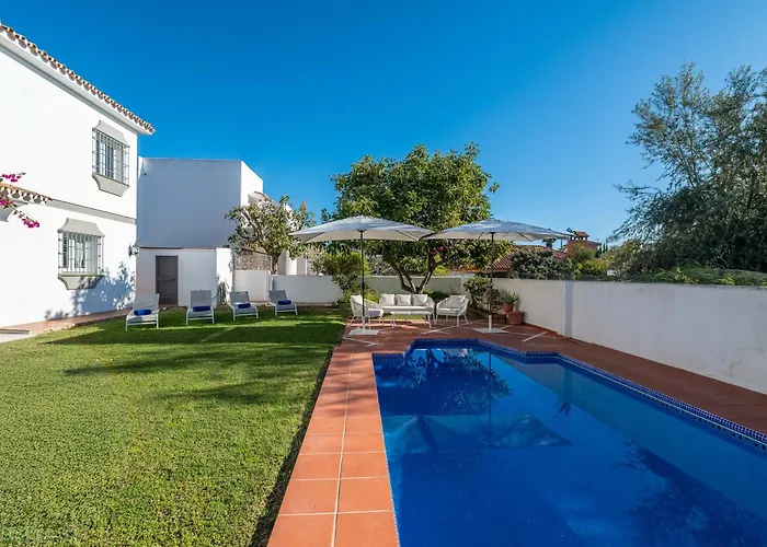 Olivo Family With Pool In Centre Marbella