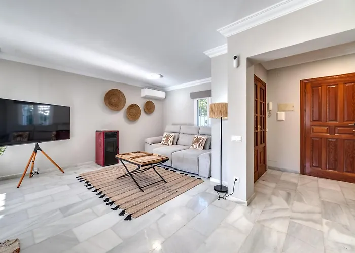 Olivo Family With Pool In Centre Villa Marbella