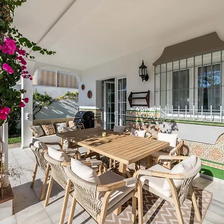 Olivo Family With Pool In Centre Marbella